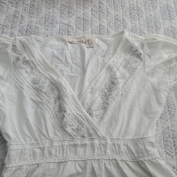 Clothes - Picture 2 of 2